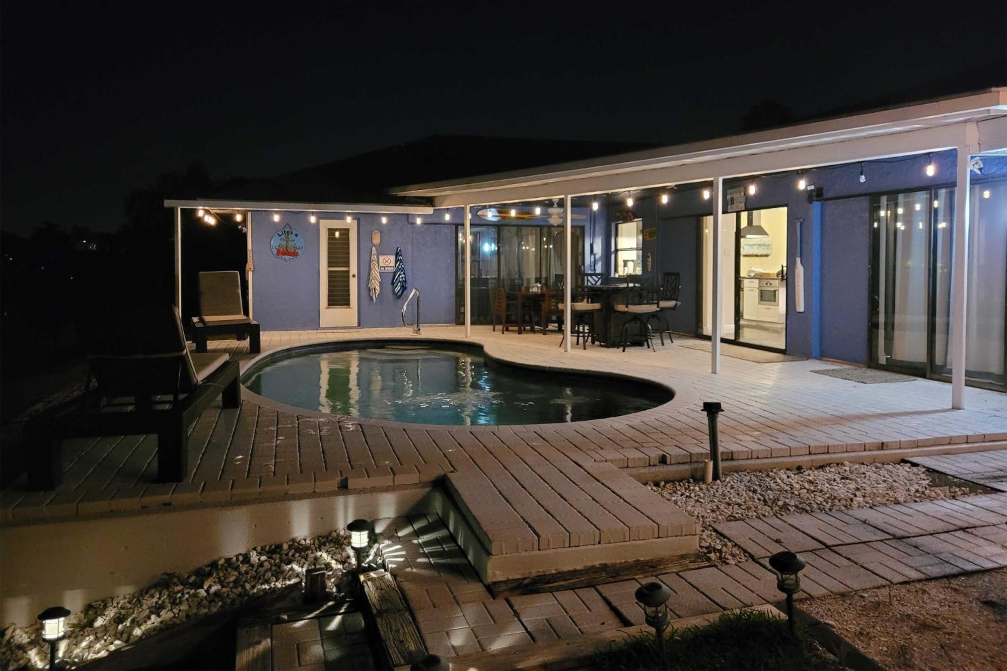 Canal-Front Oasis With Dock And Kayaks In Cape Coral! Екстериор снимка