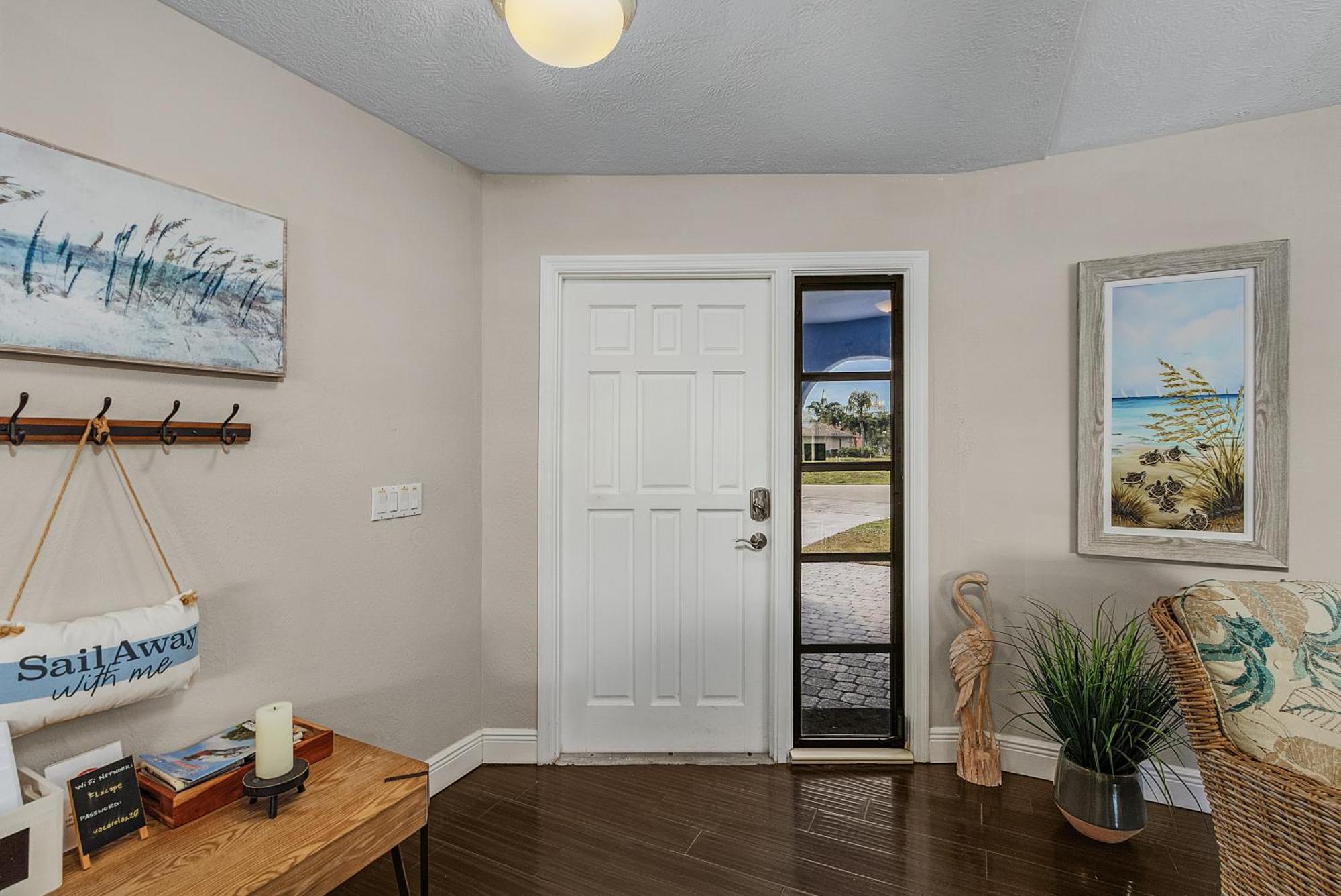 Canal-Front Oasis With Dock And Kayaks In Cape Coral! Екстериор снимка