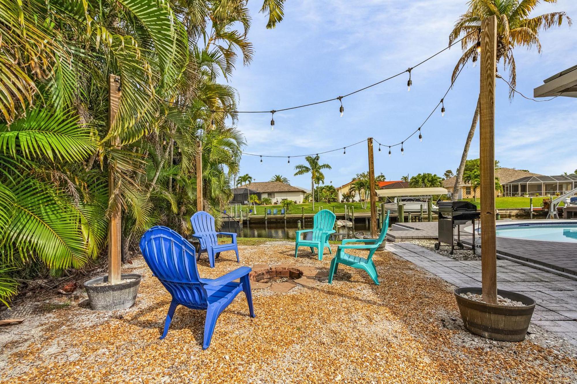 Canal-Front Oasis With Dock And Kayaks In Cape Coral! Екстериор снимка
