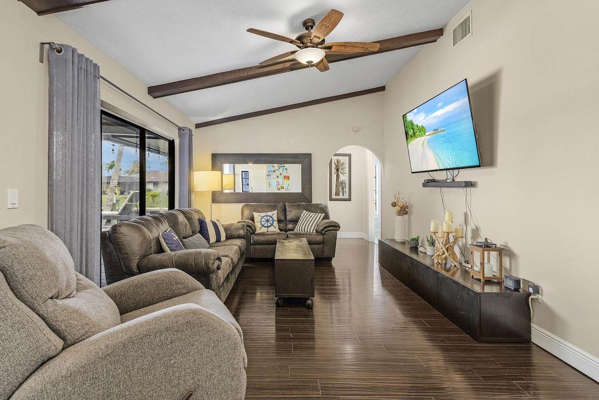Canal-Front Oasis With Dock And Kayaks In Cape Coral! Екстериор снимка